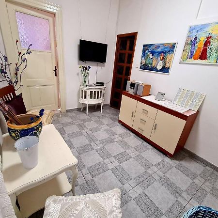Yellow, Red & Blue Apartment Split Bagian luar foto