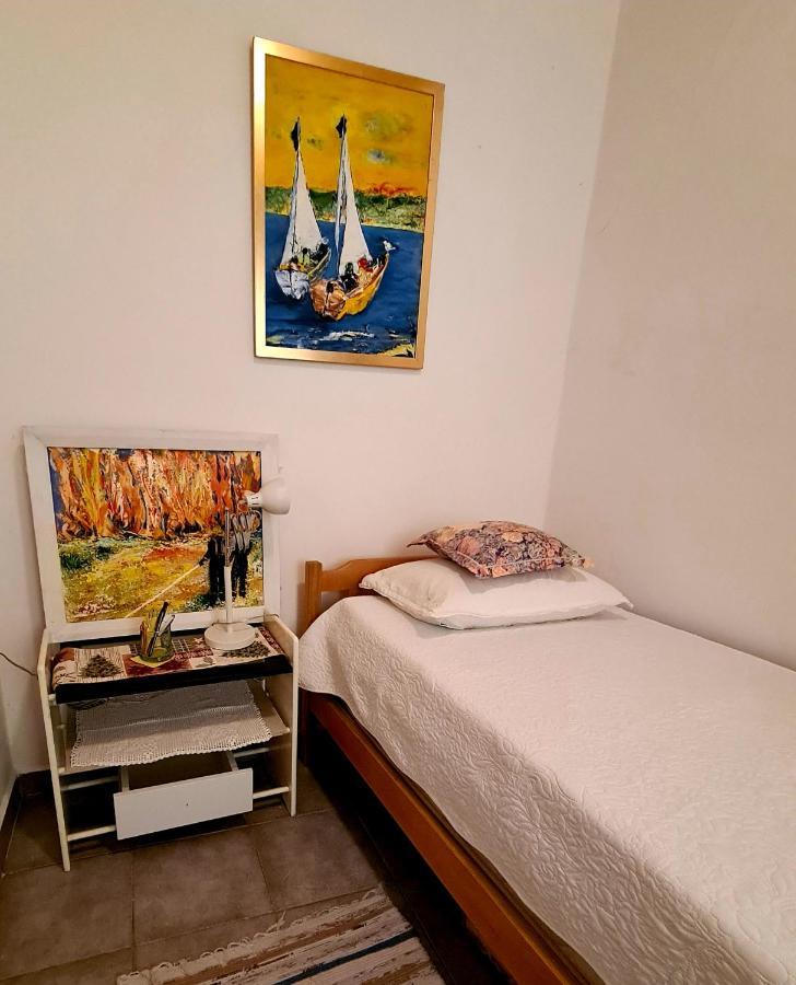 Yellow, Red & Blue Apartment Split Bagian luar foto