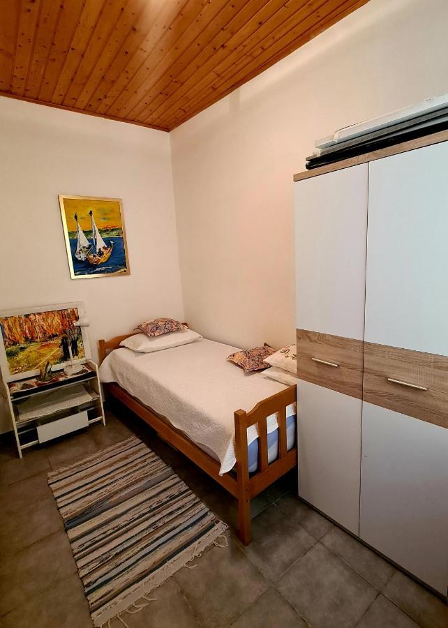 Yellow, Red & Blue Apartment Split Bagian luar foto